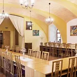 Rytirsko מלון